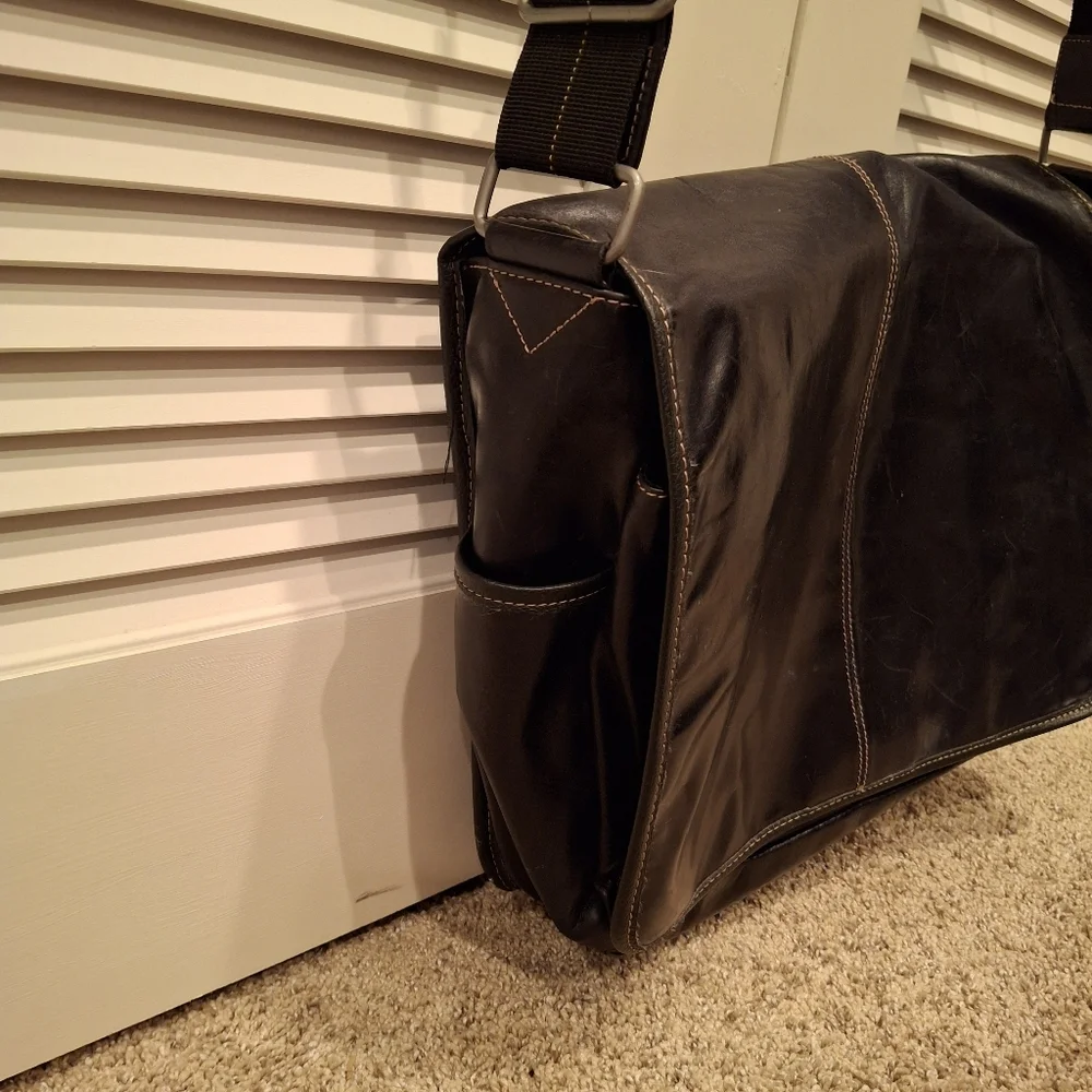 Vintage Perry Ellis  Men's Black Crossbody Shoulder Bag/Portfolio